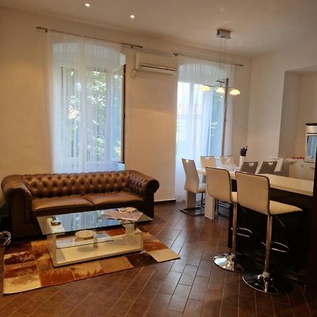 Queen Of Stay - Apartment Lili Rijeka Exteriör bild
