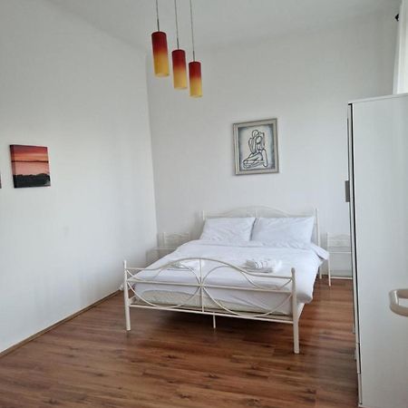 Queen Of Stay - Apartment Lili Rijeka Exteriör bild