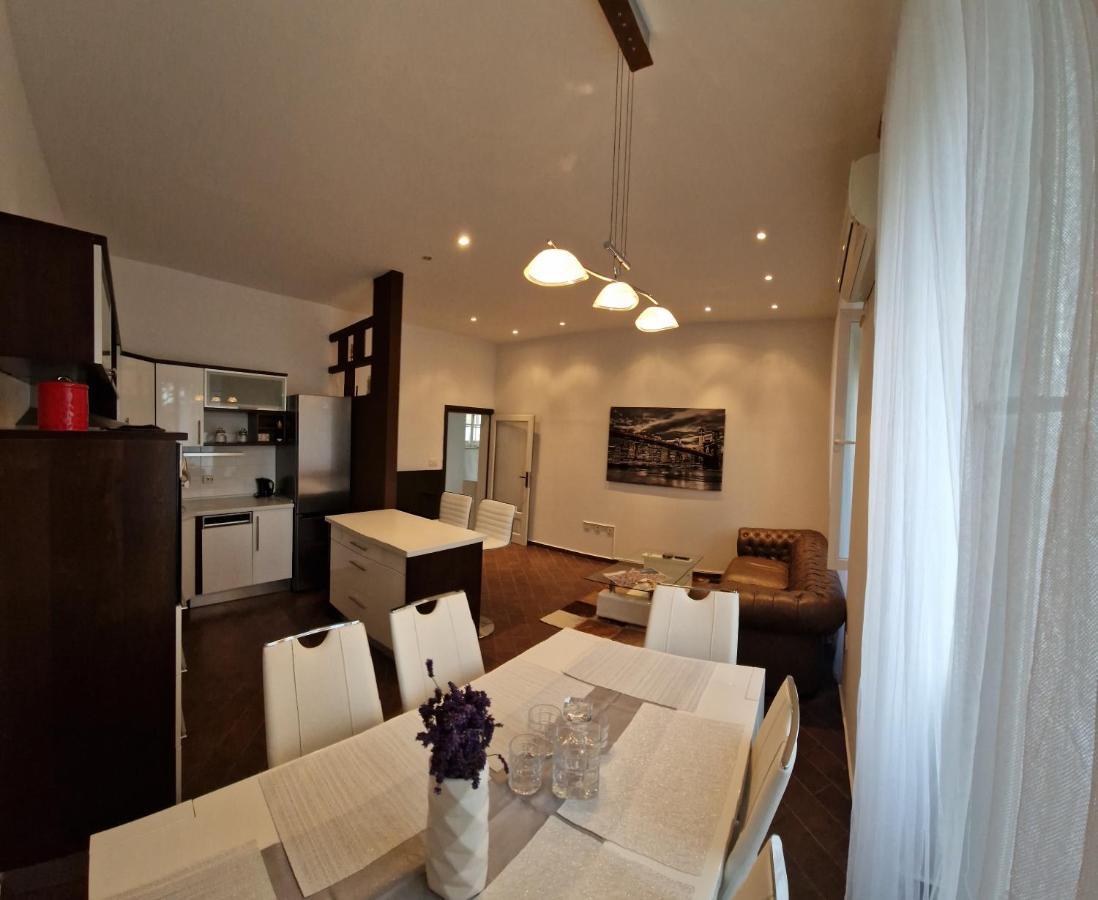 Queen Of Stay - Apartment Lili Rijeka Exteriör bild
